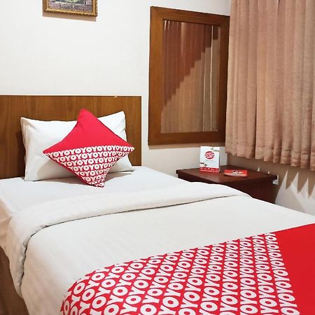 Capital O 142 Hotel Al Furqon Syariah Palembang Exterior foto