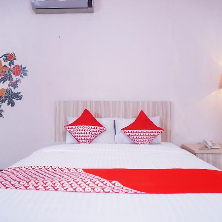 Capital O 142 Hotel Al Furqon Syariah Palembang Exterior foto