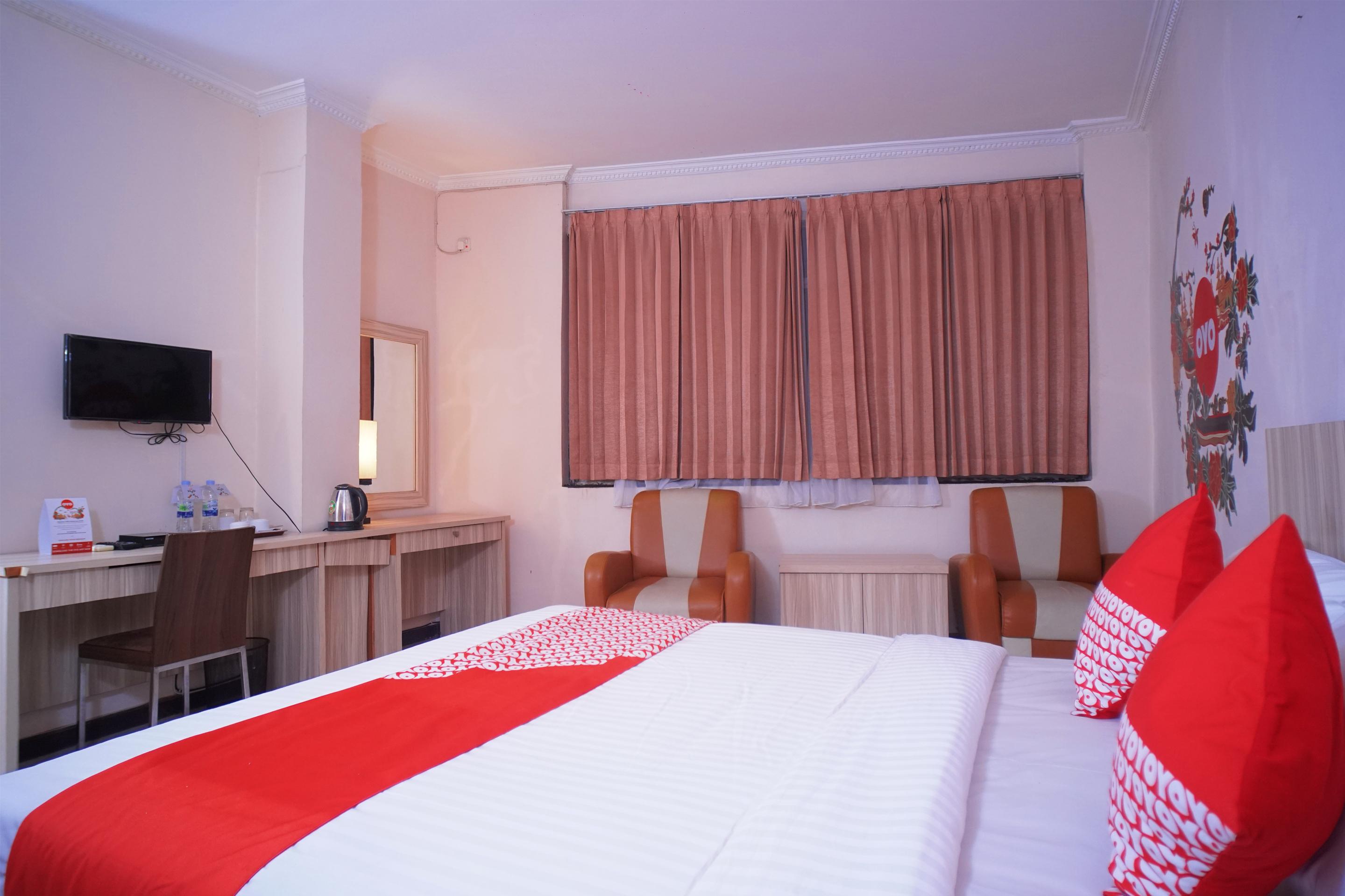 Capital O 142 Hotel Al Furqon Syariah Palembang Exterior foto