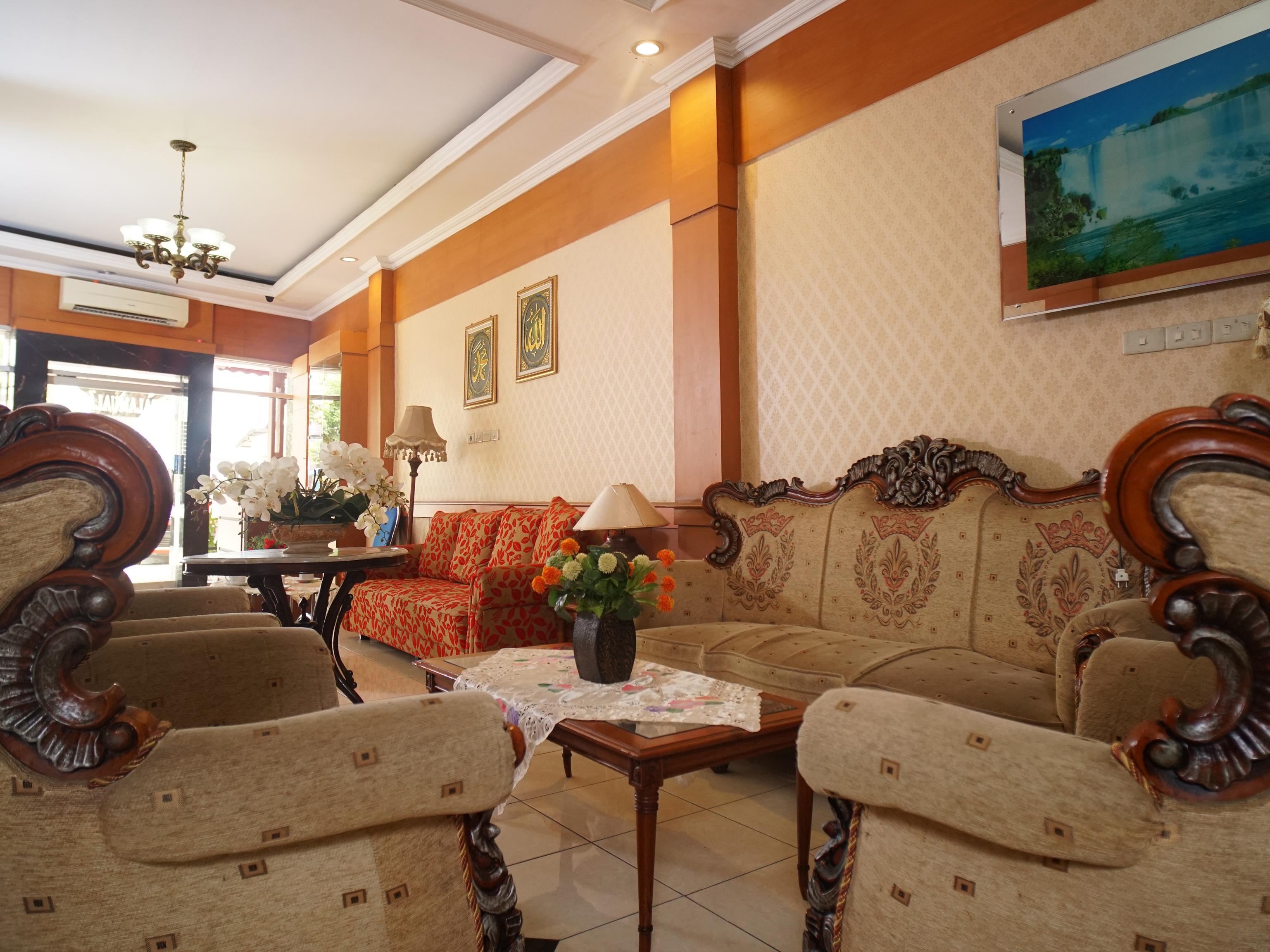 Capital O 142 Hotel Al Furqon Syariah Palembang Exterior foto