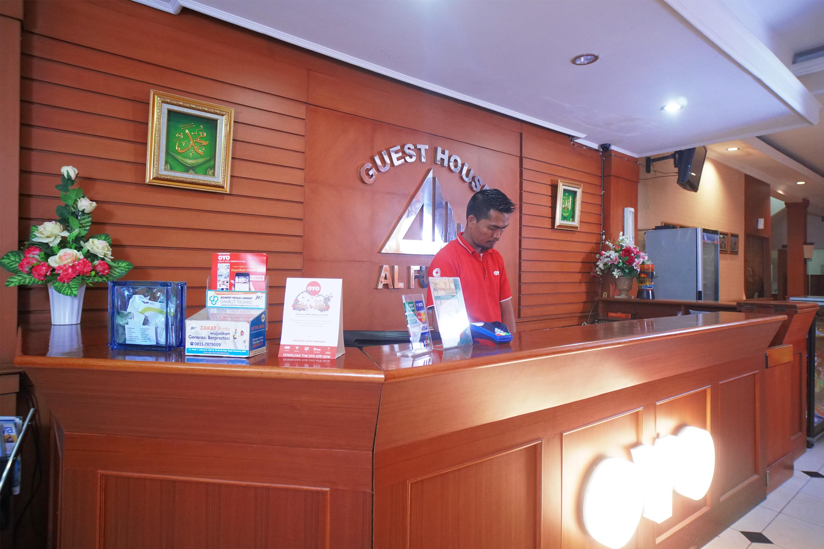 Capital O 142 Hotel Al Furqon Syariah Palembang Exterior foto