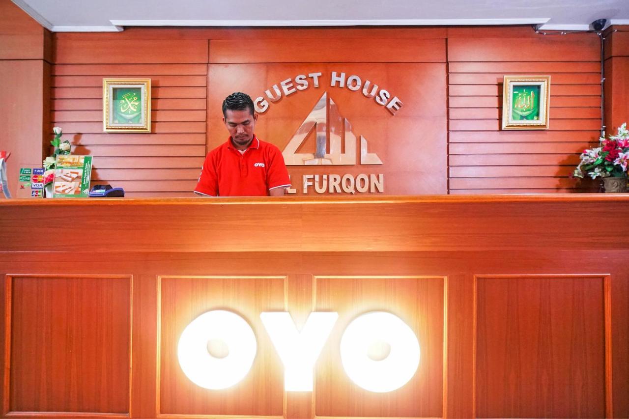 Capital O 142 Hotel Al Furqon Syariah Palembang Exterior foto