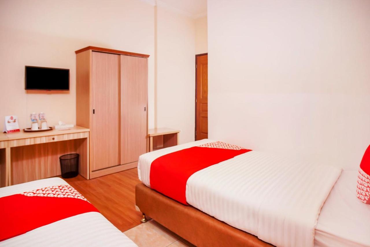 Capital O 142 Hotel Al Furqon Syariah Palembang Exterior foto