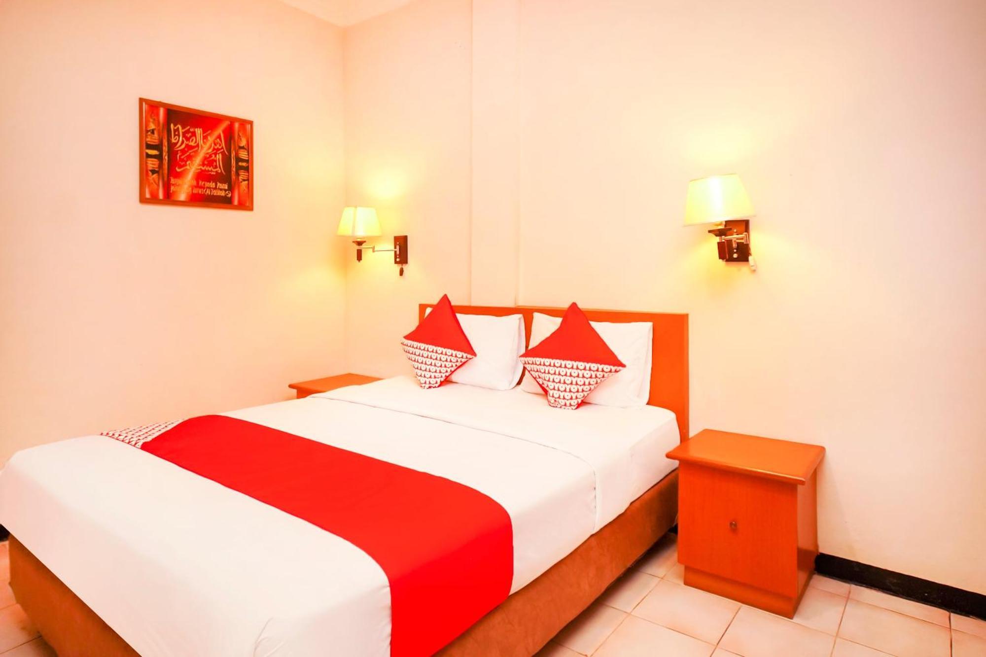 Capital O 142 Hotel Al Furqon Syariah Palembang Exterior foto