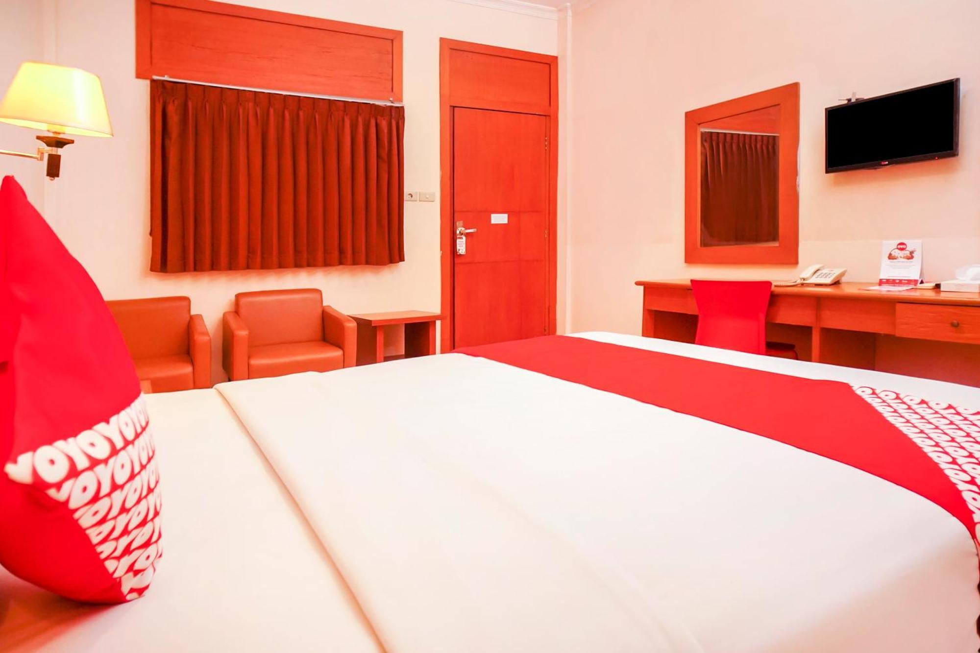 Capital O 142 Hotel Al Furqon Syariah Palembang Exterior foto