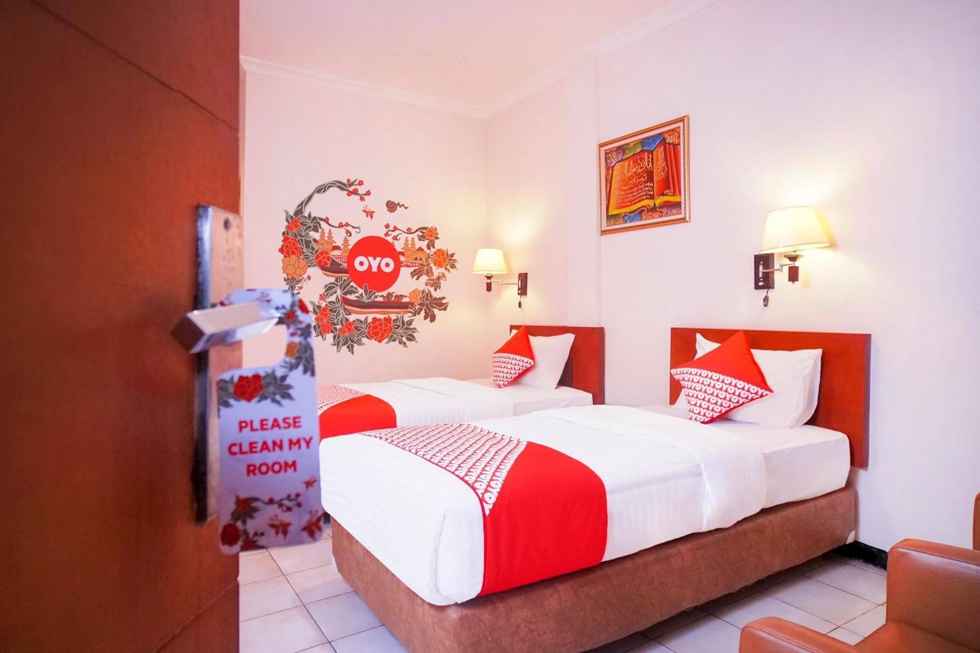 Capital O 142 Hotel Al Furqon Syariah Palembang Exterior foto