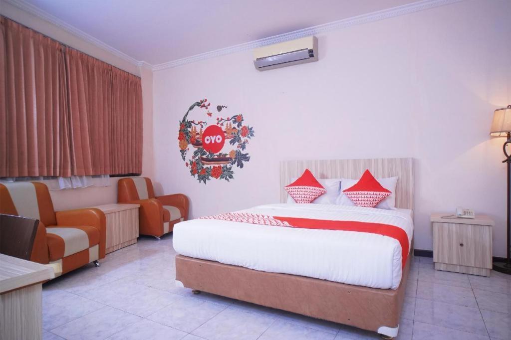 Capital O 142 Hotel Al Furqon Syariah Palembang Exterior foto